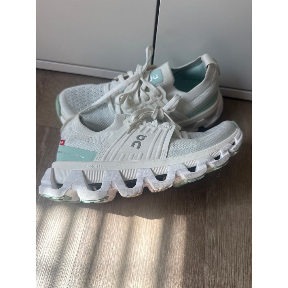 Women’s on cloud shoes - Picture 4 of 6